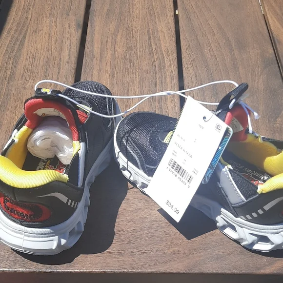 Sketchers Slip On Kids Black and Yellow Shoes - Picture 3 of 5